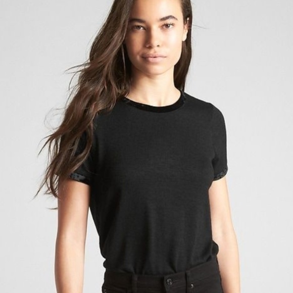 GAP Tops - Gap Softspun Velvet-Trim Crewneck T-Shirt